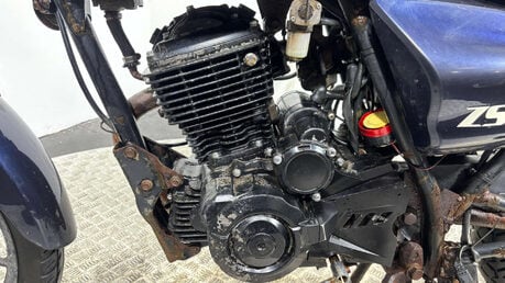 Lexmoto ZSB 2016 8k non running project bike spares or repair 125cc 11