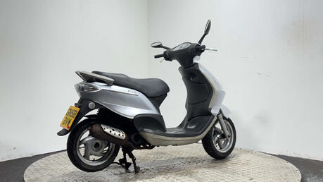 Piaggio Fly 2008 18k RUNNING PROJECT 50CC SCOOTER 4 STROKE BIKE AUTO 2