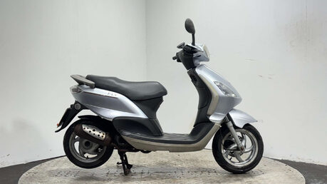 Piaggio Fly 2008 18k RUNNING PROJECT 50CC SCOOTER 4 STROKE BIKE AUTO 1