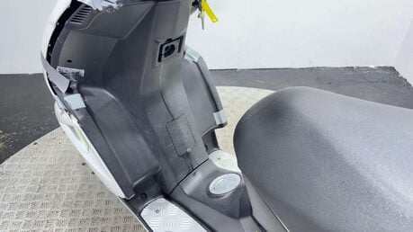 Peugeot Speedfight 4 LC 2021 16K RUNNING PROJECT BIKE SCOOTER 125CC 17