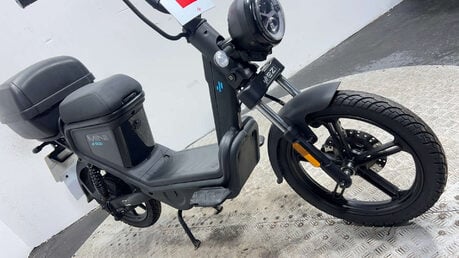 Keeway E-Zi Mini ELECTRIC SCOOTER RIDE AT 16 PROJECT BIKE 50CC EBIKE 21