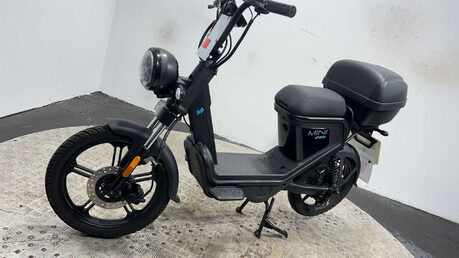 Keeway E-Zi Mini ELECTRIC SCOOTER RIDE AT 16 PROJECT BIKE 50CC EBIKE 5