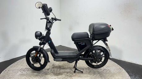 Keeway E-Zi Mini ELECTRIC SCOOTER RIDE AT 16 PROJECT BIKE 50CC EBIKE 4