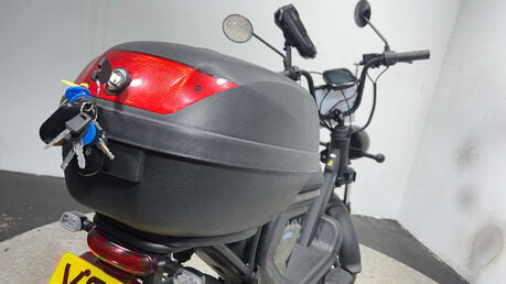 Keeway E-Zi Mini ELECTRIC SCOOTER RIDE AT 16 PROJECT BIKE 50CC EBIKE 16