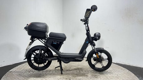 Keeway E-Zi Mini ELECTRIC SCOOTER RIDE AT 16 PROJECT BIKE 50CC EBIKE 1