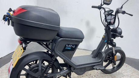 Keeway E-Zi Mini ELECTRIC SCOOTER RIDE AT 16 PROJECT BIKE 50CC EBIKE 9