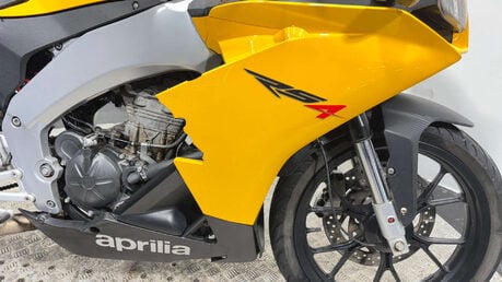 Aprilia RS 2016 14K GOOD RUNNING PROJECT BIKE SPARES OR REPAIR 125CC SPORT 20