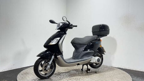 Piaggio Fly 2005 17K NON RUNNING PROJECT SCOOTER SPARES OR REPAIR BIKE 125CC 6