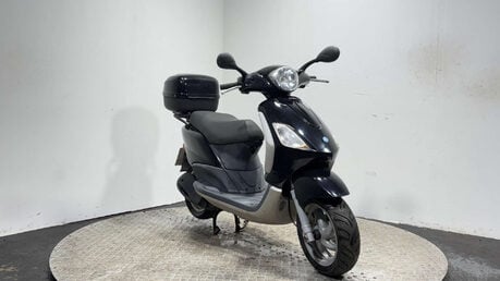 Piaggio Fly 2005 17K NON RUNNING PROJECT SCOOTER SPARES OR REPAIR BIKE 125CC 2