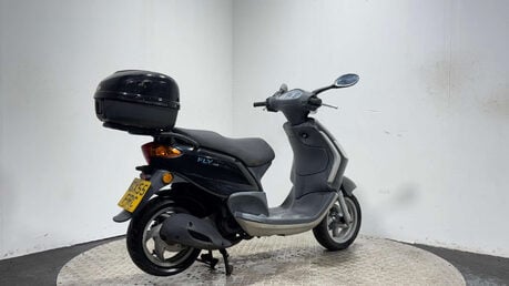 Piaggio Fly 2005 17K NON RUNNING PROJECT SCOOTER SPARES OR REPAIR BIKE 125CC 3