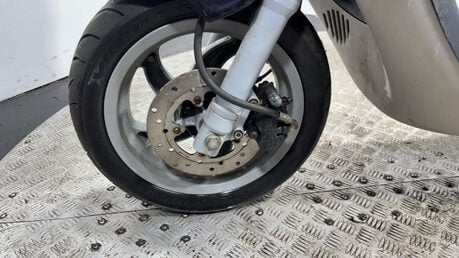 Piaggio Fly 2005 17K NON RUNNING PROJECT SCOOTER SPARES OR REPAIR BIKE 125CC 27