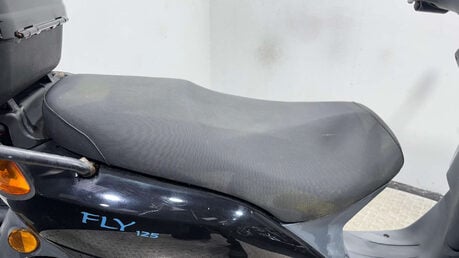 Piaggio Fly 2005 17K NON RUNNING PROJECT SCOOTER SPARES OR REPAIR BIKE 125CC 19