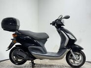 Piaggio Fly 2005 17K NON RUNNING PROJECT SCOOTER SPARES OR REPAIR BIKE 125CC 1