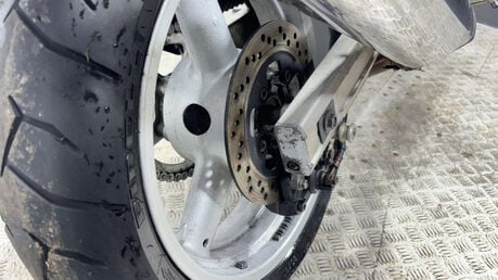 Suzuki SV650 2001 20K GOOD RUNNING LIGHT A2 PROJECT BIKE SPARES OR REPAIR 650CC 19