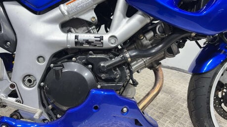 Suzuki SV650 2001 20K GOOD RUNNING LIGHT A2 PROJECT BIKE SPARES OR REPAIR 650CC 28