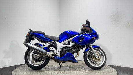 Suzuki SV650 2001 20K GOOD RUNNING LIGHT A2 PROJECT BIKE SPARES OR REPAIR 650CC 1