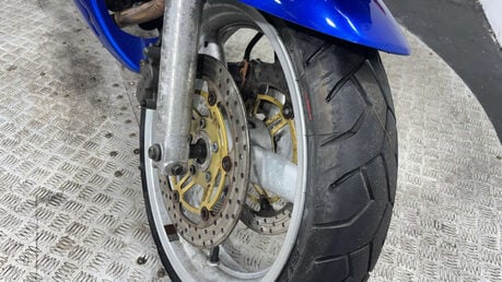 Suzuki SV650 2001 20K GOOD RUNNING LIGHT A2 PROJECT BIKE SPARES OR REPAIR 650CC 22