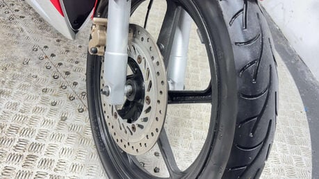 Honda CBR 2005 11K GOOD RUNNING PROJECT BIKE SPARES OR REPAIR 125CC SPORTS BIKE 14