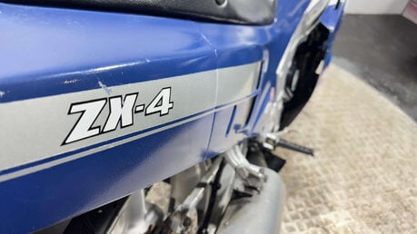 Kawasaki GPZ 1989 37K NON RUNNING PROJECT BIKE SPARES OR REPAIR 400CC 24