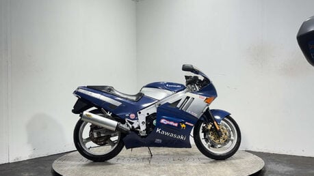 Kawasaki GPZ 1989 37K NON RUNNING PROJECT BIKE SPARES OR REPAIR 400CC 1