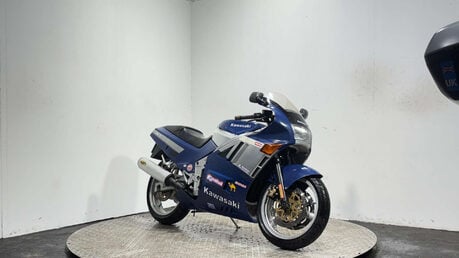 Kawasaki GPZ 1989 37K NON RUNNING PROJECT BIKE SPARES OR REPAIR 400CC 2