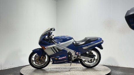 Kawasaki GPZ 1989 37K NON RUNNING PROJECT BIKE SPARES OR REPAIR 400CC 4