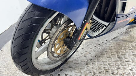 Kawasaki GPZ 1989 37K NON RUNNING PROJECT BIKE SPARES OR REPAIR 400CC 13