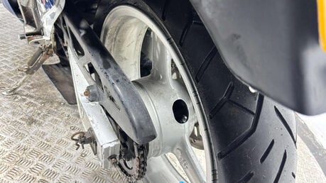 Kawasaki GPZ 1989 37K NON RUNNING PROJECT BIKE SPARES OR REPAIR 400CC 32