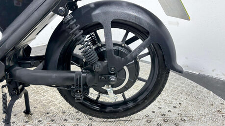 Keeway E-Zi Mini 2024, ONLY 15 MILES, ELECTRIC SCOOTER, SPARES/REPAIR/PROJECT 12