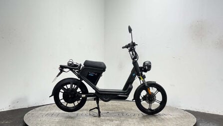 Keeway E-Zi Mini ELECTRIC SCOOTER ESCOOTER 2024 15 MILES 1 OWNER PROJECT BIKE