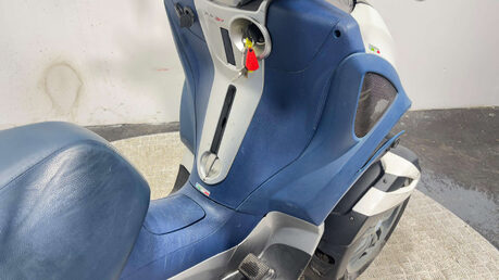 Piaggio MP3 YOURBAN LT, 2011, 32K, 300CC, RUNNING 3-WHEELER, SPARES/REPAIR/PROJECT 23