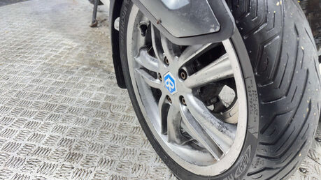 Piaggio MP3 YOURBAN LT 2011 33K 3 WHEELER RUNNING TRIKE PROJECT 300CC 18