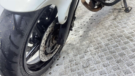 Suzuki Gladius 650 2012, 54K, 650CC RUNNING NAKED, SPARES/REPAIR/PROJECT 8