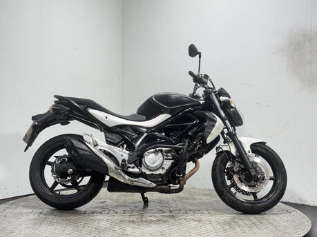 Suzuki Gladius 650 2012, 54K, 650CC RUNNING NAKED, SPARES/REPAIR/PROJECT