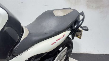 Suzuki Gladius 650 2012, 54K, 650CC RUNNING NAKED, SPARES/REPAIR/PROJECT 22