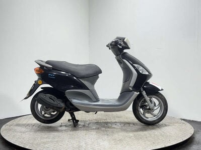 Piaggio Fly 2009 17K RUNNING PROJECT BIKE SCOOTER 50CC 4T LEARNER