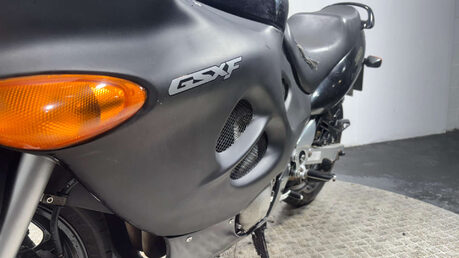 Suzuki GSX GSX750F 2000 31K SPARES OR REPAIR PROJECT BIKE 750CC SPORTS TOURER 24