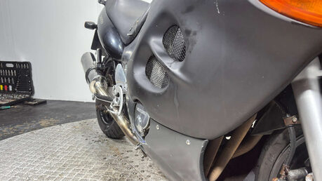Suzuki GSX GSX750F 2000 31K SPARES OR REPAIR PROJECT BIKE 750CC SPORTS TOURER 8
