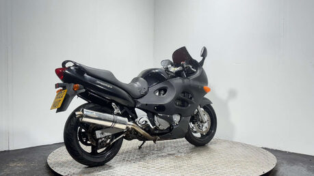 Suzuki GSX GSX750F 2000 31K SPARES OR REPAIR PROJECT BIKE 750CC SPORTS TOURER 2