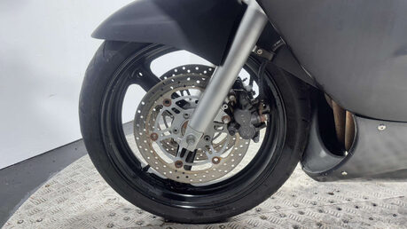 Suzuki GSX GSX750F 2000 31K SPARES OR REPAIR PROJECT BIKE 750CC SPORTS TOURER 23