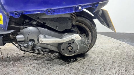 Piaggio ET2 50 VESPA 2002 PROJECT SCOOTER SPARES OR REPAIR 50CC 2 STROKE 2T 23