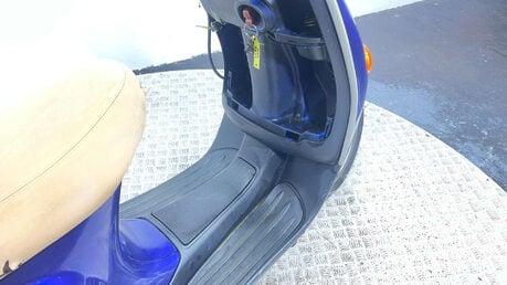 Piaggio ET2 50 VESPA 2002 PROJECT SCOOTER SPARES OR REPAIR 50CC 2 STROKE 2T 12