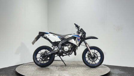 Rieju MRT 2009 13K 2 STROKE GEARED PROJECT BIKE SPARES OR REPAIR SUPERMOTO 50CC 2T