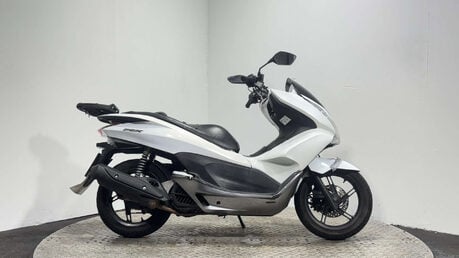 Honda PCX 125 Scooter Petrol Automatic (12 ps) 1