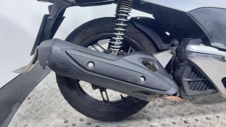 Honda PCX 125 Scooter Petrol Automatic (12 ps) 9