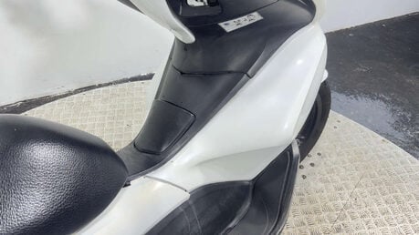 Honda PCX 125 Scooter Petrol Automatic (12 ps) 10