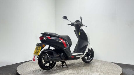 Peugeot Kisbee TCR 4T 2021 18K RUNNING PROJECT 50CC SCOOTER SPARES OR REPAIR 3