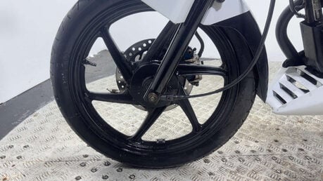 Honda CB 2013 RUNNING PROJECT BIKE 35K SPARES OR REPAIR 125CC COMMUTER 9