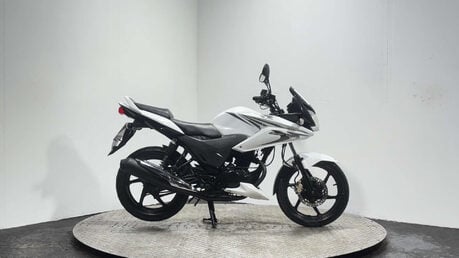 Honda CB 2013 RUNNING PROJECT BIKE 35K SPARES OR REPAIR 125CC COMMUTER 1