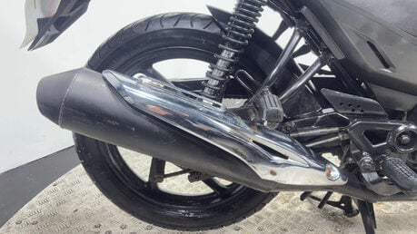 Honda CB 2013 RUNNING PROJECT BIKE 35K SPARES OR REPAIR 125CC COMMUTER 25